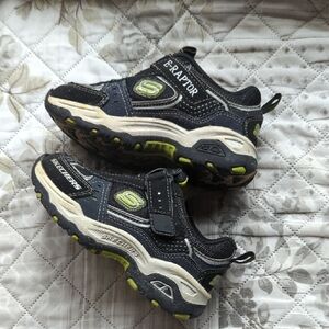 Skechers Dark Blue and Green Sneakers with Rugged Outsole
